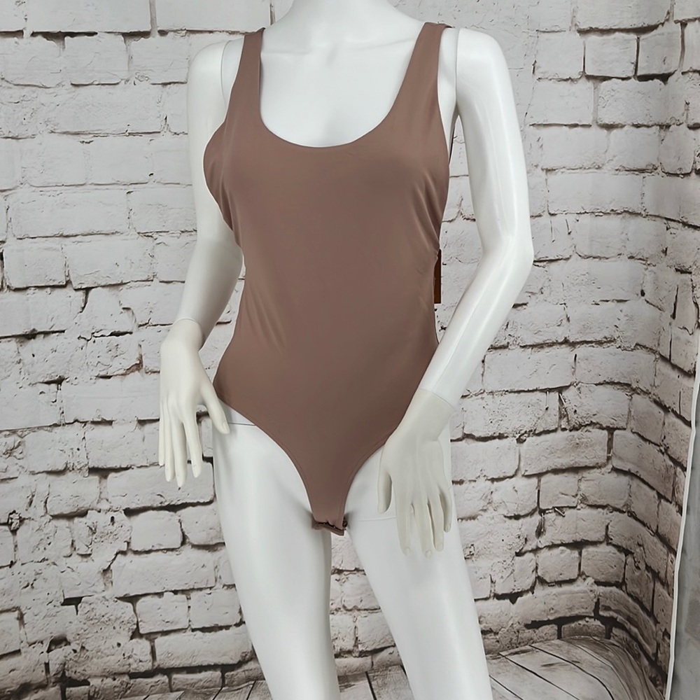 🆕ReoRia Bodysuit, Size M